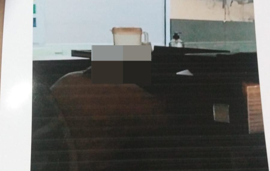 Servidora flagrada dormindo em expediente em Hospital será transferida de turno em Poços