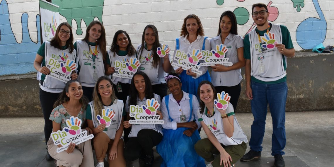 Unimed Poços Celebra o Dia de Cooperar com o Projeto “Unimed Amiga da Escola”