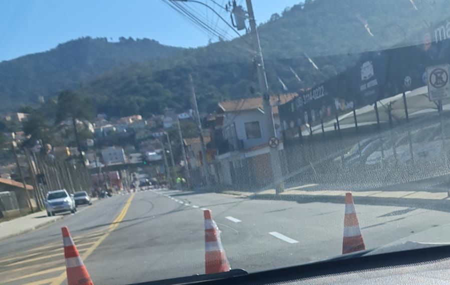 Confira os trechos interditados na Avenida João Pinheiro neste domingo (14)