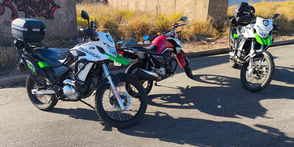 Operação de fiscalização na Zona Leste de Poços apreende 4 motos