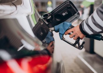 Petrobras anuncia aumento nos preços da gasolina e gás de cozinha para distribuidoras