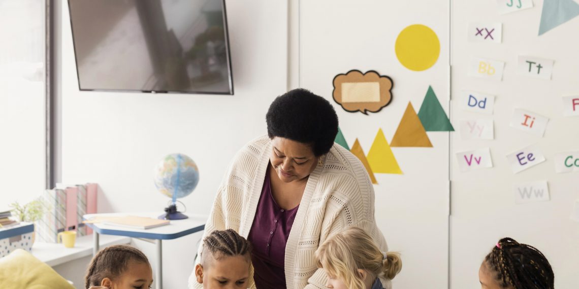 Estado nomeia mais 3,9 mil servidores aprovados no concurso da Educação