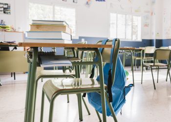 Governo cria incentivo para escolas públicas com aulas noturnas