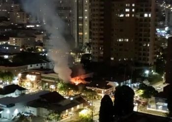 Incêndio em churrascaria é combatido por funcionários em Poços de Caldas