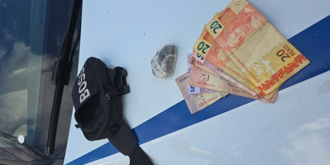 Adolescente é apreendido suspeito de tráfico de drogas na zona oeste em Poços