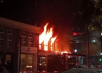 Restaurante pega fogo no centro de Poços de Caldas. Veja as imagens!!
