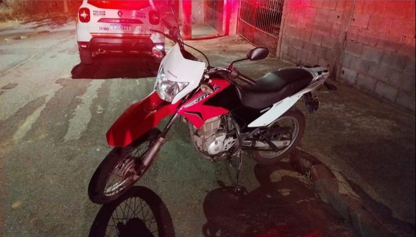 Motocicleta roubada é encontrada pela PM horas depois em Poços de Caldas