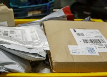 Correios alertam sobre golpe cobrando taxa para retirar encomenda