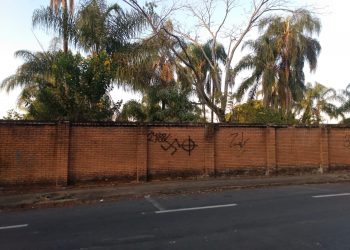 Pichações de símbolos nazistas são investigadas em Poços de Caldas