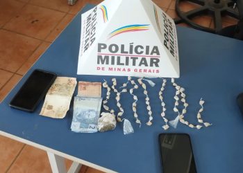 Adolescente é apreendido e homem preso por tráfico de drogas e roubo em Poços