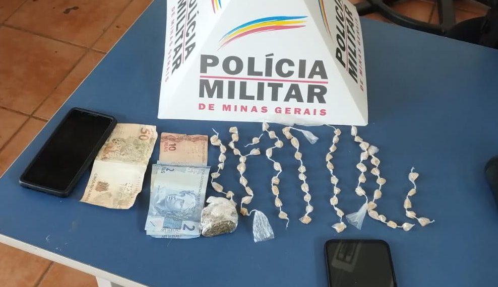 Adolescente é apreendido e homem preso por tráfico de drogas e roubo em Poços