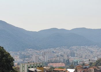 Tempo seco e sábado de céu cinza em Poços de Caldas