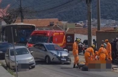 Motociclista fica ferida após sofrer acidente em Poços de Caldas