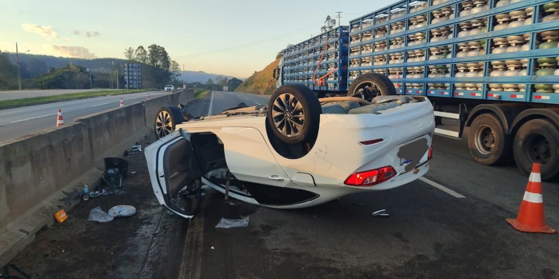 Acidente grave em Extrema deixa dois mortos e 1 ferido