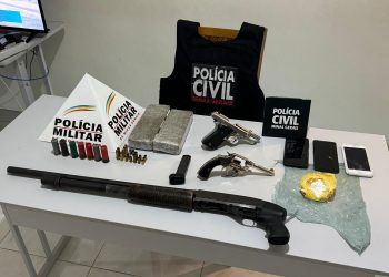 Operação da PMMG e Polícia Civil apreende armas e drogas em Campestre