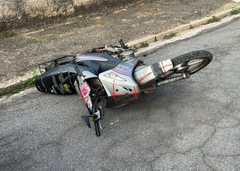 Motociclista sem CNH e drogado é detido pelo Demutran de Poços