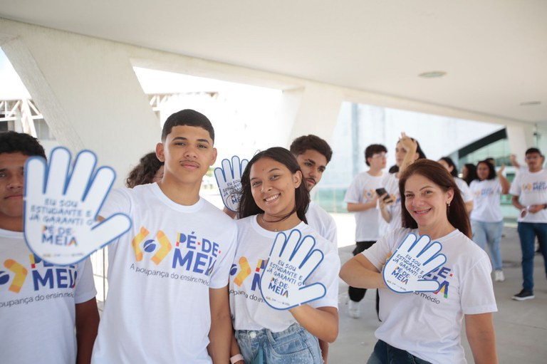 Pé-de-Meia: nova parcela começa a ser paga nesta segunda