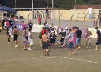 Árbitros de Poços são agredidos em Tambaú-SP