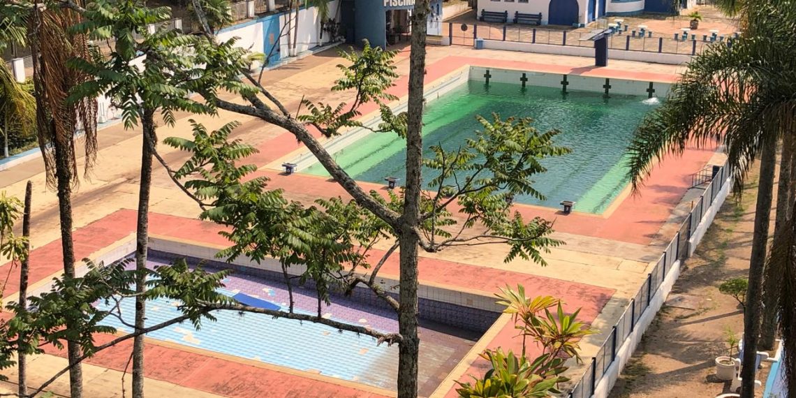 Piscinas do Country Club passam por manutenção em Poços de Caldas