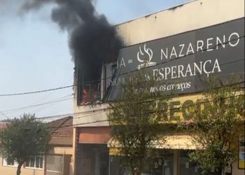 VÍDEO l Incêndio é registrado em Igreja em Botelhos