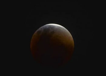 Saiba como ver o Eclipse parcial da Lua nesta terça-feira
