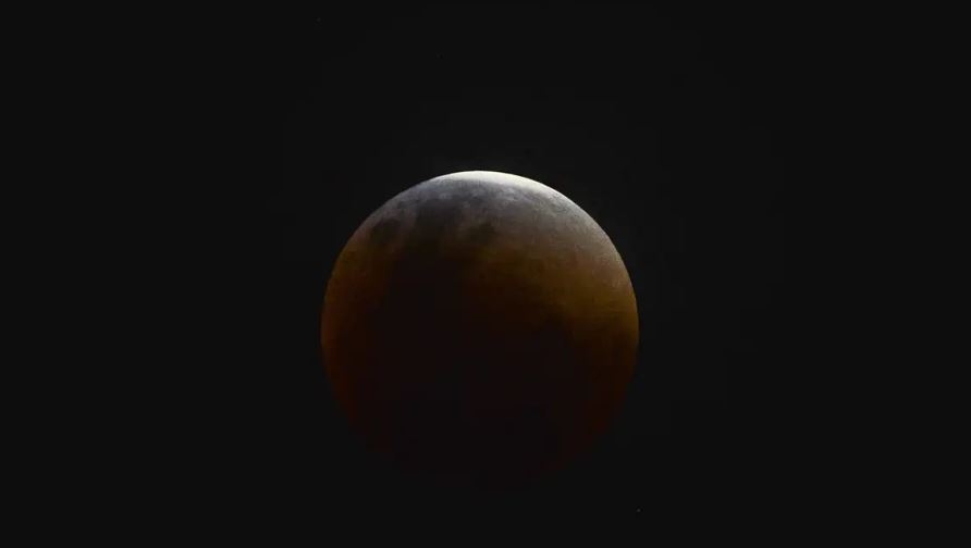 Saiba como ver o Eclipse parcial da Lua nesta terça-feira
