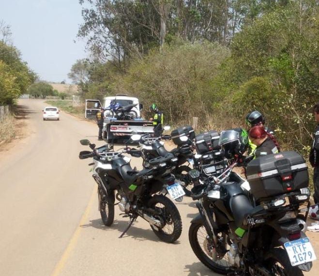 Demutran remove motocicletas na Mãe Rainha em Poços de Caldas