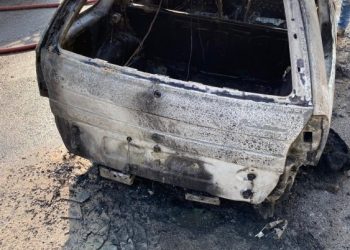 Carro pega fogo em Andradas