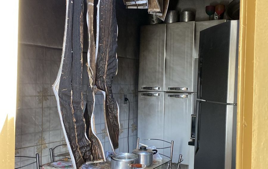 Explosão de botijão de gás causa incêndio em Andradas