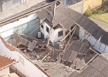 Telhado desaba em Andradas
