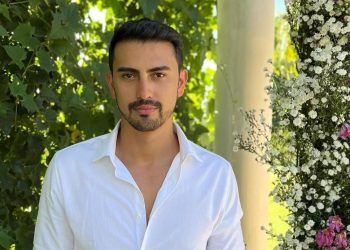 Jovem que morreu após acidente de moto é sepultado