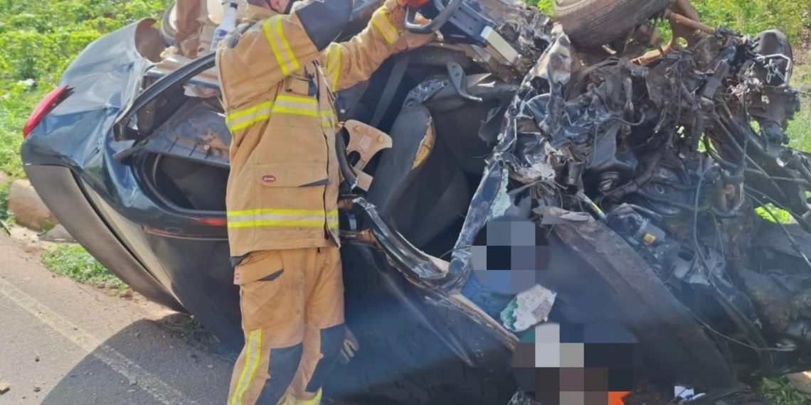 Motorista morre em acidente entre carro e caminhão na MGC-491