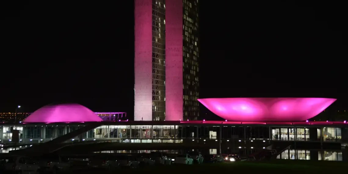 Outubro Rosa: Campanha de prevenção ao câncer de mama