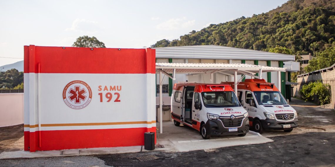 Prefeitura de Poços de Caldas inaugura nova base do Samu e entrega ambulância