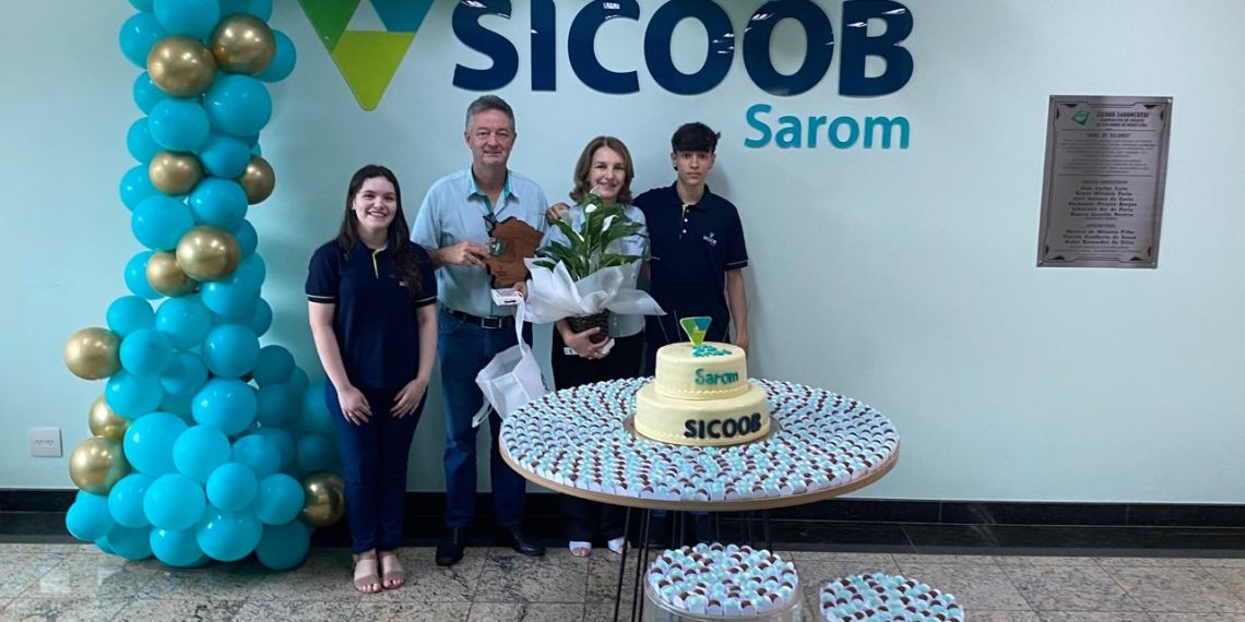 Sicoob Sarom comemora 33 anos de cooperação e crescimento em Minas Gerais