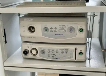 Secretaria de Saúde de Poços recebe equipamento para exames de endoscopia