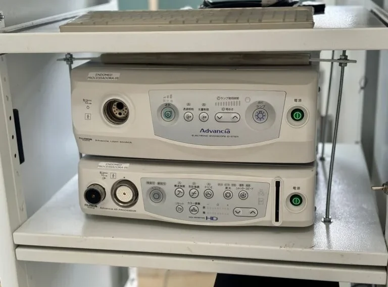 Secretaria de Saúde de Poços recebe equipamento para exames de endoscopia