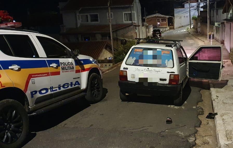 Em ação rápida, PM recupera veículo furtado e prende autores em Poços