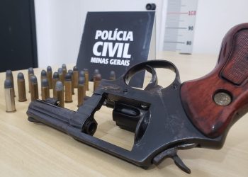 Homem é preso por ameaçar companheira e esconder arma com numeração raspada em Poços de Caldas