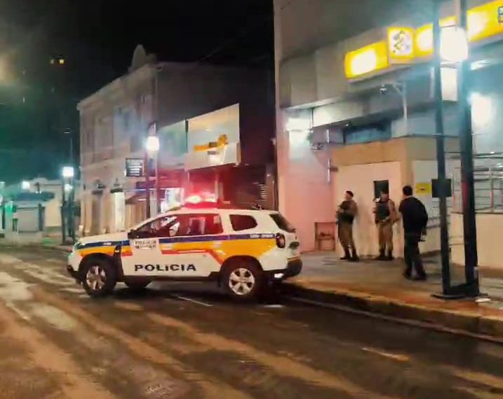 PM realiza operação anti-explosão de caixa eletrônico em Poços de Caldas