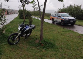 Polícia Militar recupera moto furtada em Poços de Caldas