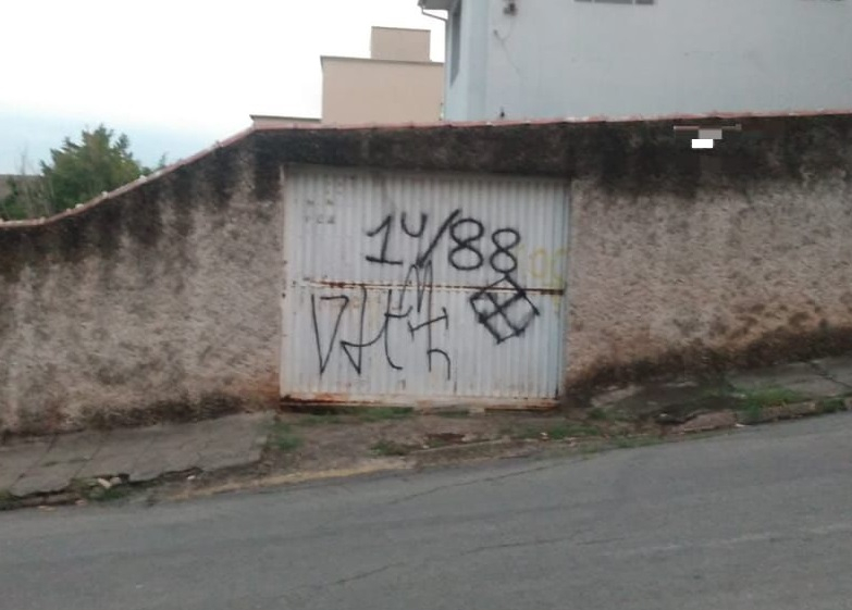 Polícia Civil irá apurar autoria de nova pichação com símbolos nazistas em Poços de Caldas