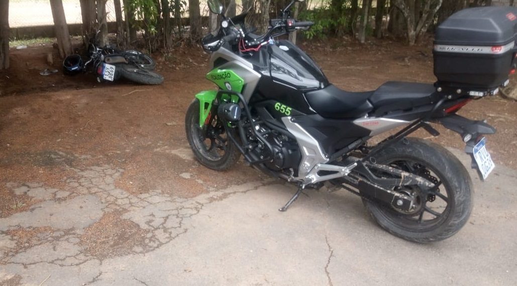 Irmãos são detidos após fuga com moto furtada em Poços de Caldas