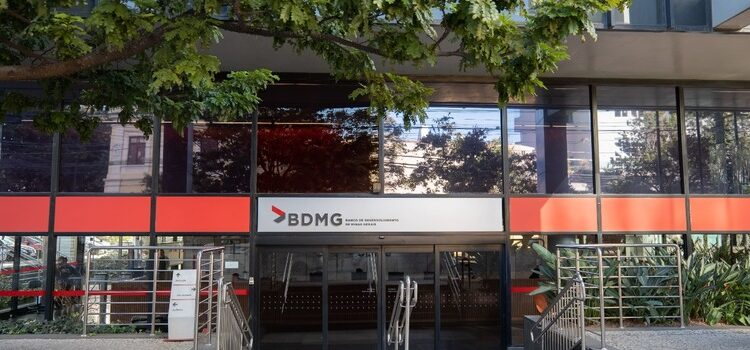 Banco do Desenvolvimento de MG abre concurso público