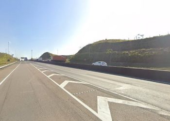 Ciclista sofre queda na Dutra e é atropelado por ônibus de turismo de Poços de Caldas