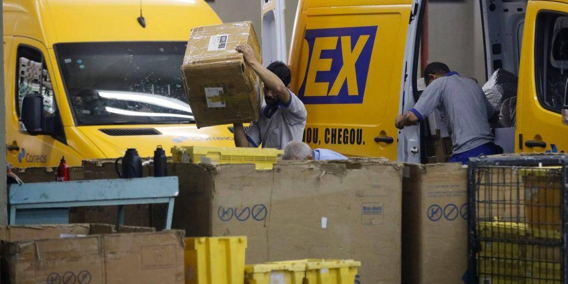 Correios abre leilão com itens domésticos, roupas e eletrônicos; veja como participar