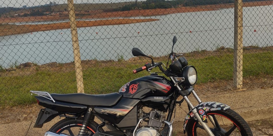 Estoquista tem moto furtada no centro de Poços de Caldas