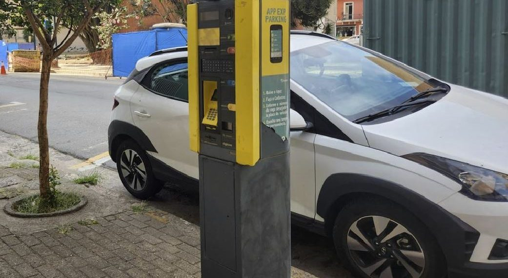 Câmara Municipal aprova suspensão de contrato com empresa de estacionamento rotativo em Poços de Caldas
