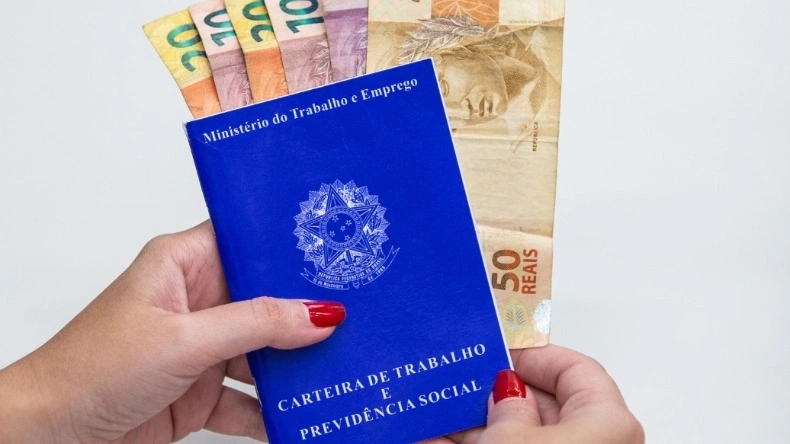 Sine Poços abre a semana com 118 vagas de emprego