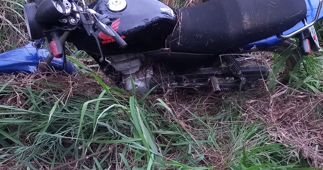 GCM localiza motocicleta entre arbustos em Poços de Caldas